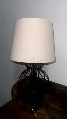 Modern Table Lamp – Elegant Design