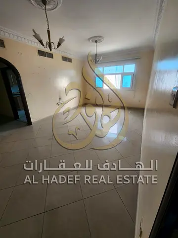 🏡 غرفتين وصالة للإيجار في موقع مميز بمنطقة المجاز 2، قريبة من جميع الخدمات والمرافق.  🔹 تفاصيل الشقة: • غرفتين نوم وصالة واسعة • موزع كبير • بلكونة