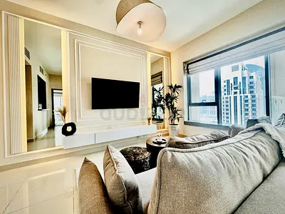 Sleek 1BR Near Burj Khalifa | Pool & Gym