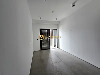 شقة بغرفة نوم واحدة | SH Living 1 JVC | شرفة | إطلالة على وسط المدينة