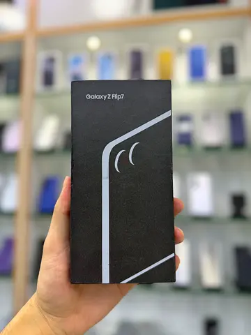 Samsung Galaxy Z Flip 7 Brand New 256 GB Box Sealed