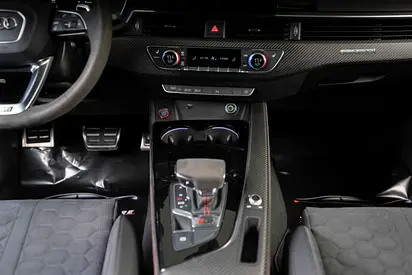 صورة 13 لـ 2024 AUDI RS5