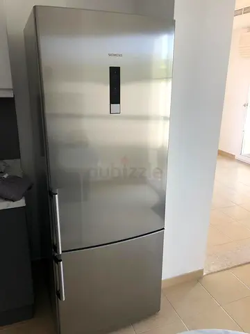 SIEMENS bottom freezer fridge 70cm