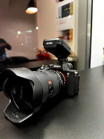 Full Sony A7R V Creator Kit (Lens, Flash, Mic  Accessories)