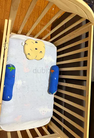 Wooden Baby Crib with Soft Bedding