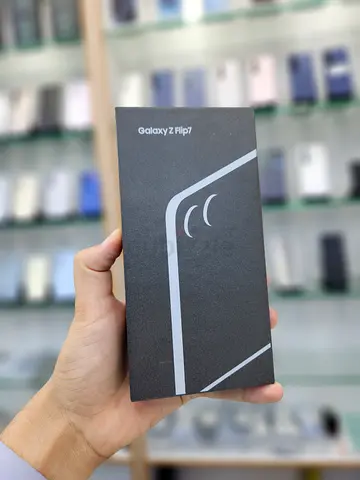 Samsung Galaxy Z flip 7 256GB New Box Packed