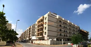 Spacious Studio with Balcony &amp; Built in Wardrobes Negotiable.