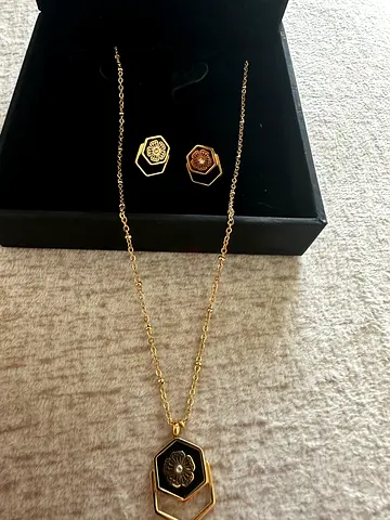 Necklace set