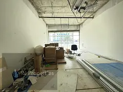 No Security Deposit Brand new luxury shop very prime lecation business area ready to move only jest