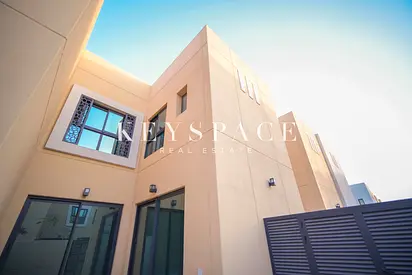 Modern Eco-Home | Energy Efficient | Exclusive Community | Resale