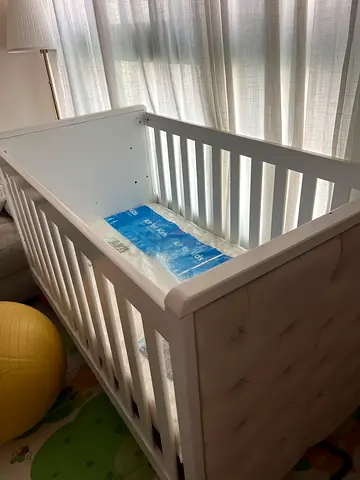 White Crib for Sale with the mattress