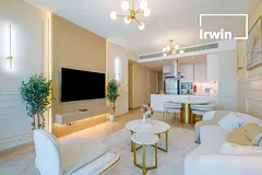 Fully Furnished and Upgraded I Vacant on Transfer