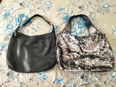 All for 15 AED Ladies bags Good size Very comfortable both for 15 AED Location Al barsha 1