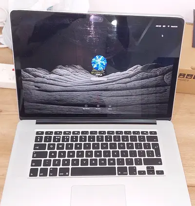Mackbook Pro i7 15 inch