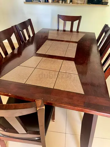 Used Dining Table in Ras Al Khaimah
