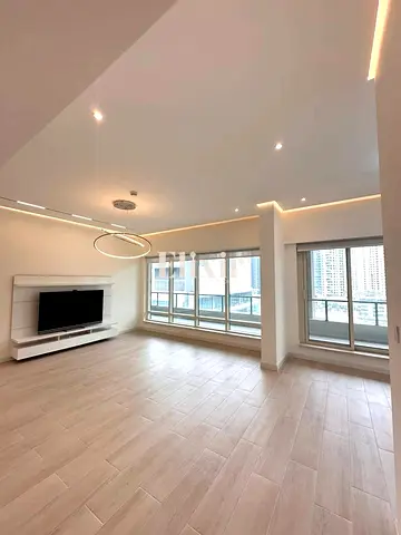 Vacant | Fully renovated | Marina View