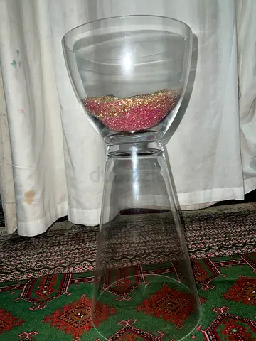 Beautiful Decorative Glass Vase with Glitter Sand