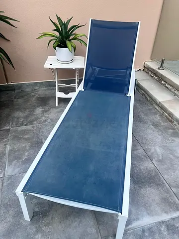 Outdoor Lounge Sun bed with side table