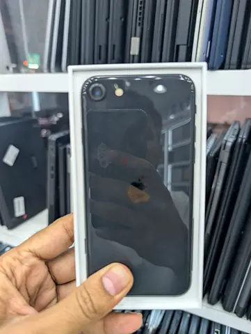 Apple iPhone SE  (2020) Smartphone - Brand New Black
