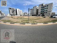 For sale: Commercial land plot consisting of a ground floor and six upper floors, with an area of 