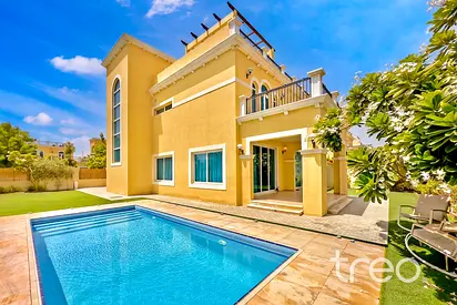 Corner Plot | Pool | Single Row | Vacant