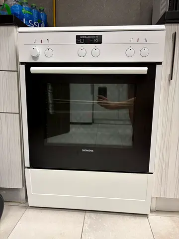 Siemens Electric Oven and Cooker