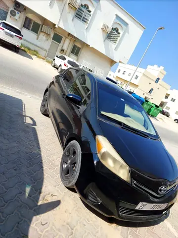 2013 Toyota YARIS 照片 4