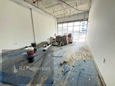 No Deposit LUXURY SHOP ON the road very prime lecation business area ready to move only jest 90k