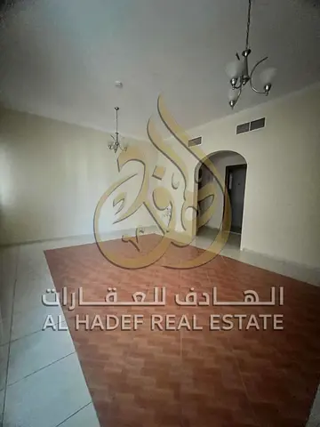 متاح لدينــــــــــــا  للإيجار في إمارة الشارقة – منطقة القاسمية (الند) شقة مميزة بموقع حيوي قريب من جميع الخدمات والمرافق الأساسية، مناسبة للعائلات