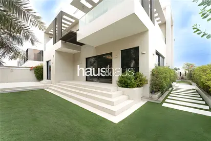 5 Bedroom | Priced to Sell | Custom Villa | VOT