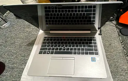 HP EliteBook 840 G5 - (Plugged in)