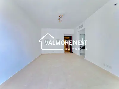 Spacious unit with closed kitchen I Ready to move I Premium finishing I Best pick