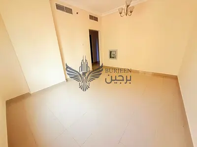 شقة واسعة بغرفة نوم واحدة | تكييف مركزي | غاز مركزي | موقع مميز - الإيجار 30 ألف