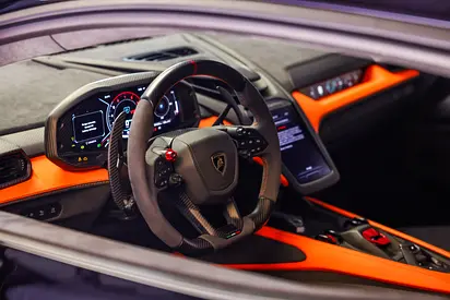 صورة 3 لـ 2024 Lamborghini REVUELTO