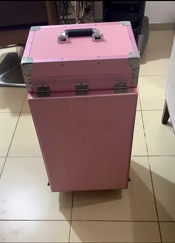 Charming Pink Rolling Makeup Box for Sale!