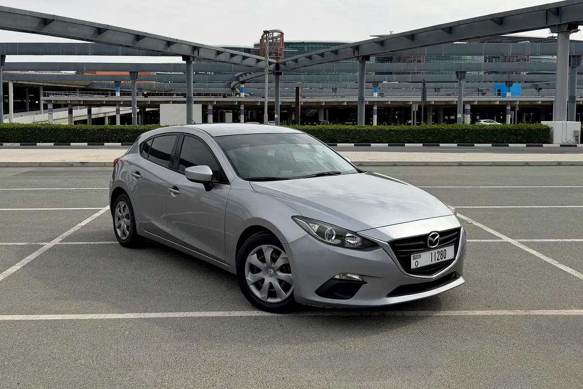 Mazda 3 2016 — photo 1 of 17