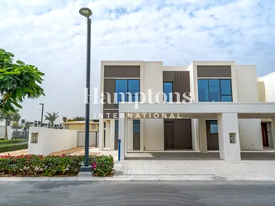 Single Row Corner 4BR | Garden Backing | Exclusive