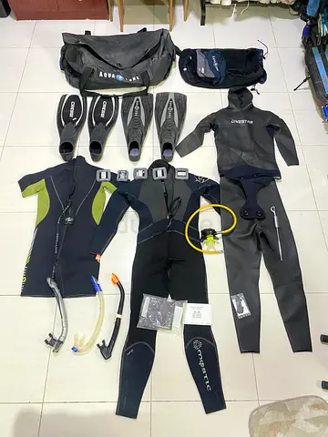 Aqua Lung / Cressi Snorkeling  Diving Gear Set – Fins, Wetsuits, Bag, Regulator – Good Condition”