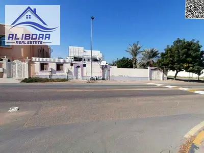 🏡 بيت عربي للبيع – مشيرف، عجمان 📍 الموقع: مشيرف – عجمان  🔹 الشرط: تملك لمواطنين فقط  🔹 الحالة: مؤجرة بعائد سنوي 55,000 درهم لعائلة  📐 المساحة: 10