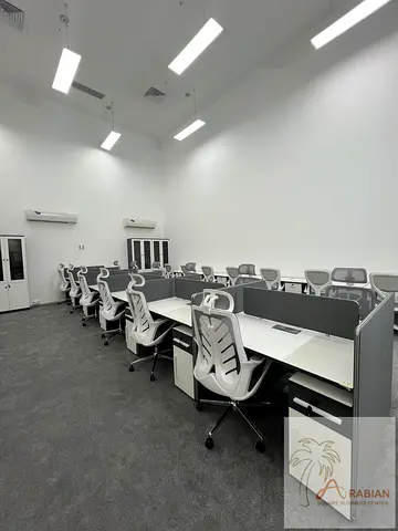EJARI AVAILABLE WITH DESK SPACE | PRIVATE OFFICE | BUR DUBAI!