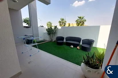 3 bed | Single Row | End Unit | Viewable