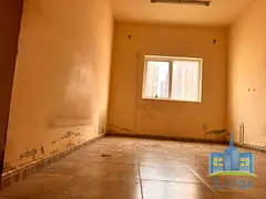 A room and a hall for rent before maintenance by the owner.
