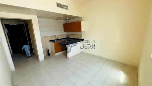 Spacious Family Studio | Central AC | Bu Tina Area