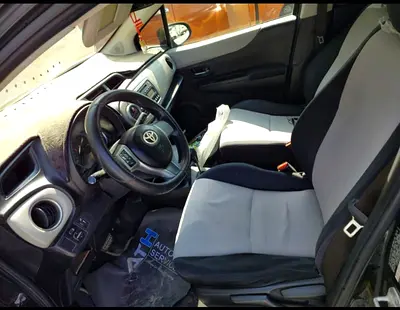 2013 Toyota YARIS 照片 6