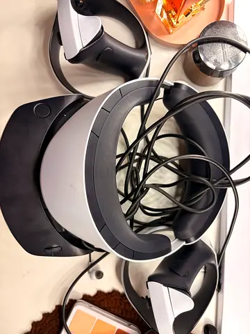 Selling my PSVR2 for the PlayStation 5. It is in perfect condition and works 100%. Lenses are clean