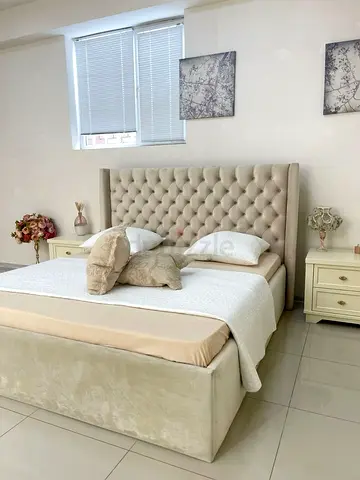 Elegant Upholstered King Size Bed