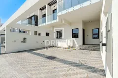 Brand New | Corner Immaculate Unit | Vacant
