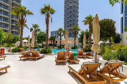 Pool View Luxurios & Spacious Studio with Balcony Built in Wardrobes.