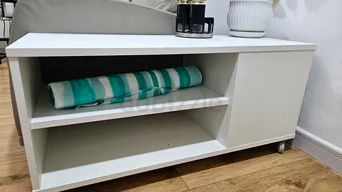 IKEA SIDE TABLE IN EXCELLENT CONDITION (Like New), Less used