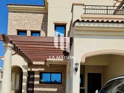 فيلا ثلاث غرفة زاوية في مويق مميز حدائق بلوم